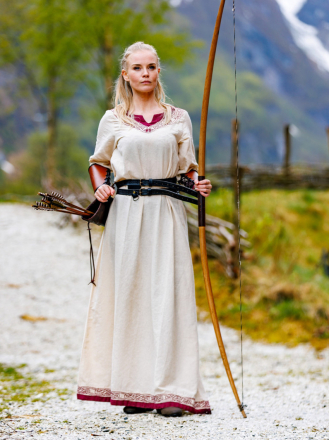 Trollfelsen Mittelalter Kleid Leonardo Carbone Lagertha rot5